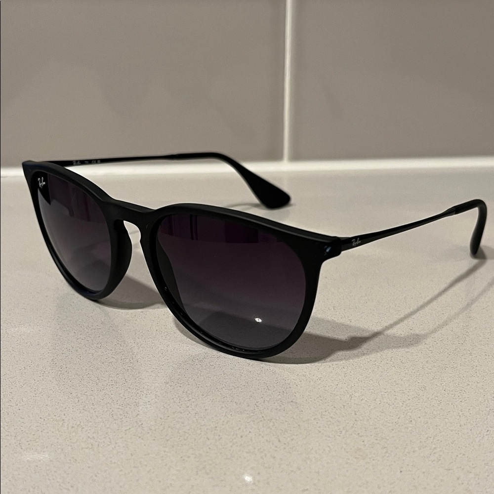 Ray-Ban Classic Black Sunglasses - Picture 3 of 15
